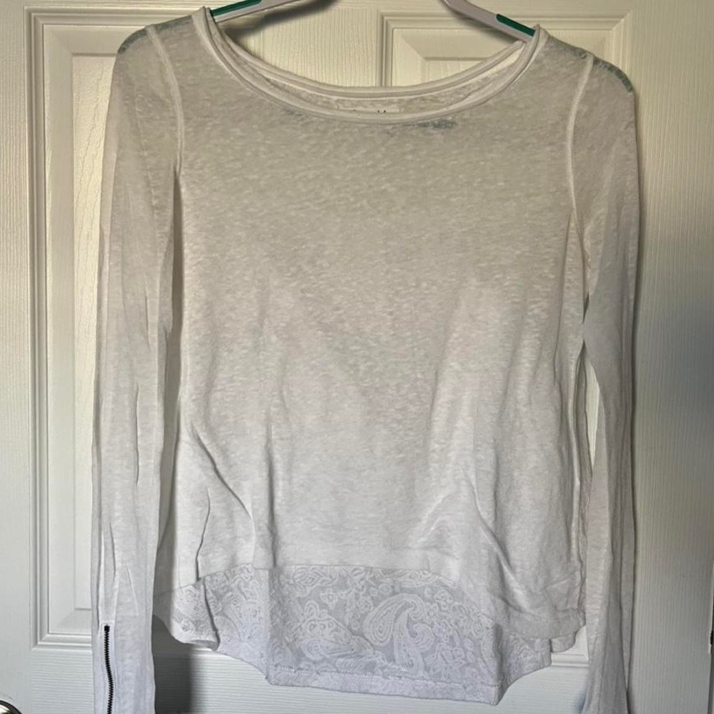 Dainty lace long sleeve top with zipper details on sleeves